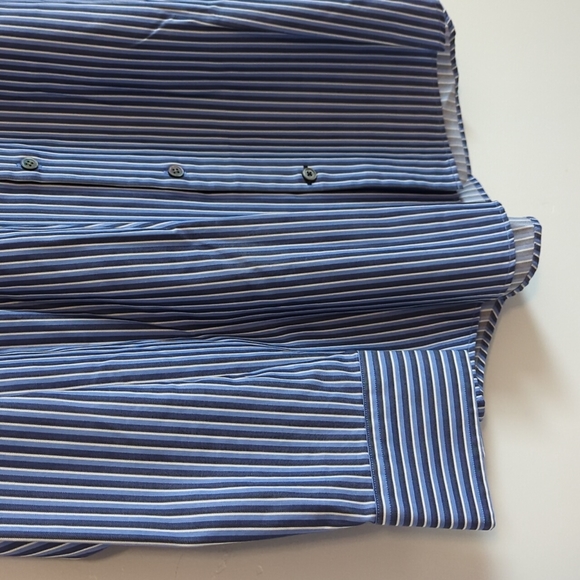 FINAL SALE 🌿BANANA REPUBLIC DRESS SHIRT🌿 - Picture 3 of 6